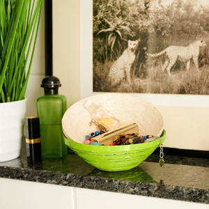 Medium-sized decorative bowl made of "Kitgum" recycled paper from PEARLS OF AFRICA