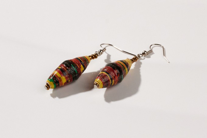 Paper pearl earrings "Happy Lupita" from PEARLS OF AFRICA