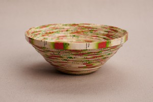 Medium-sized decorative bowl made of "Kitgum" recycled paper from PEARLS OF AFRICA