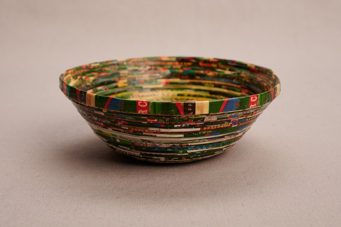 Medium-sized decorative bowl made of "Kitgum" recycled paper from PEARLS OF AFRICA