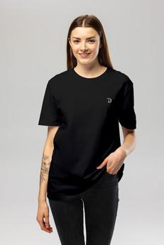 Chest Logo T-Shirt Unisex via Pitod