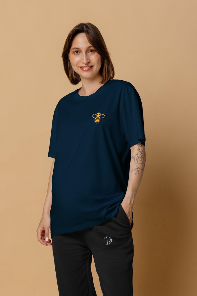 Embroidered Bee T-Shirt Unisex from Pitod