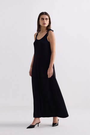 Tie-Detail Maxi Dress in Black from Reistor