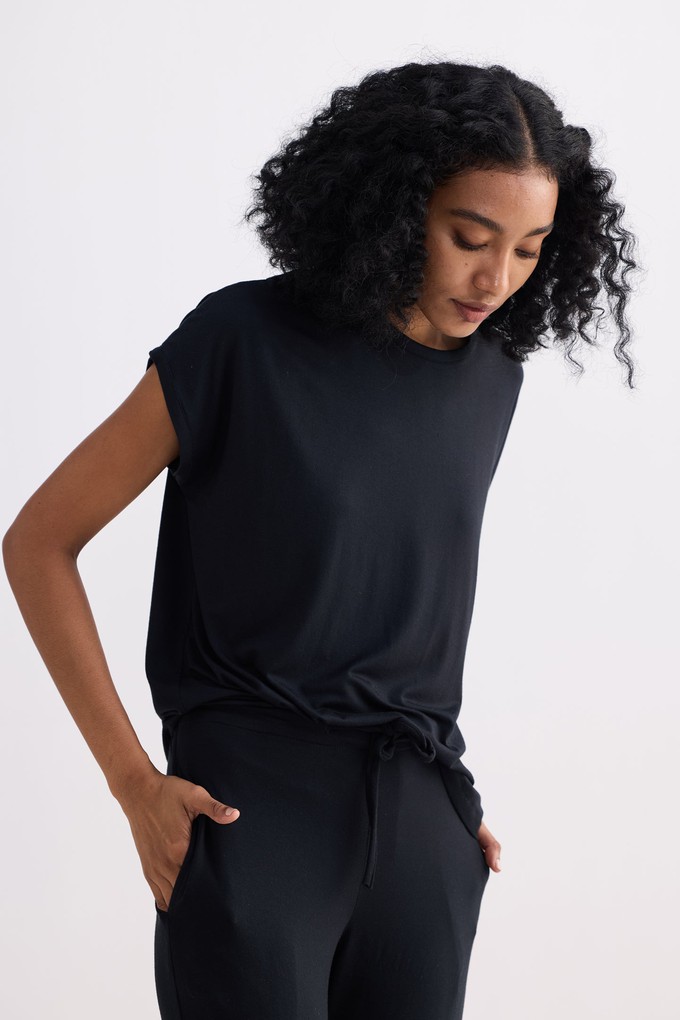 Relaxed Tee in Black from Reistor