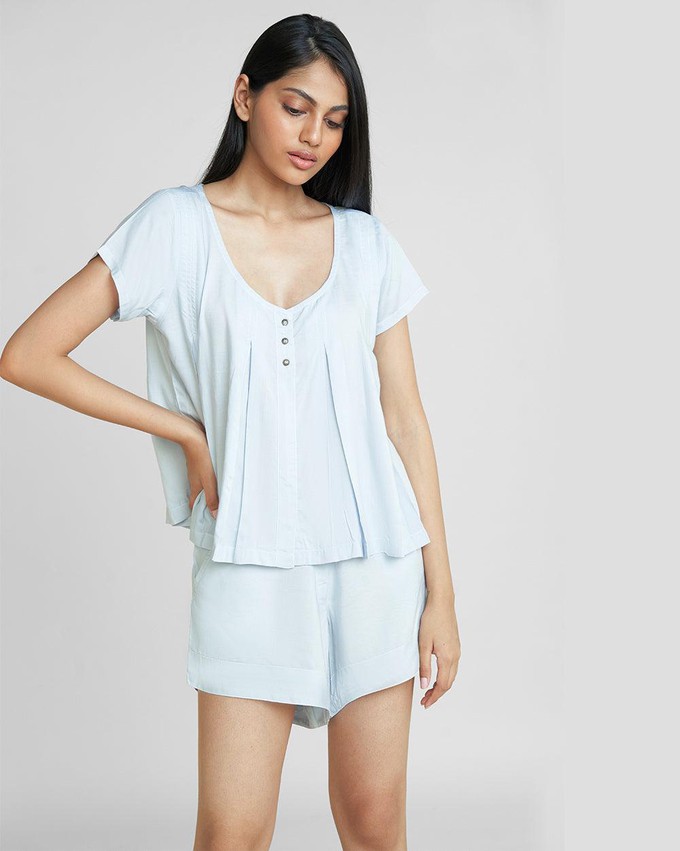 A Dreamy Escape Pajama Shorts Set in Light Blue from Reistor