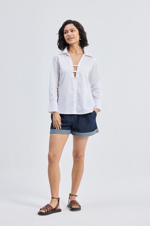 Crisp Details Button-down Shirt in White from Reistor