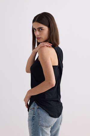 Back to Basics Top in Black from Reistor