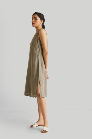 Reading Tea Leaves Dress in Dark Olive from Reistor