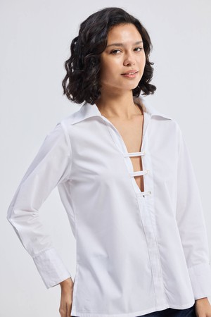 Crisp Details Button-down Shirt in White from Reistor