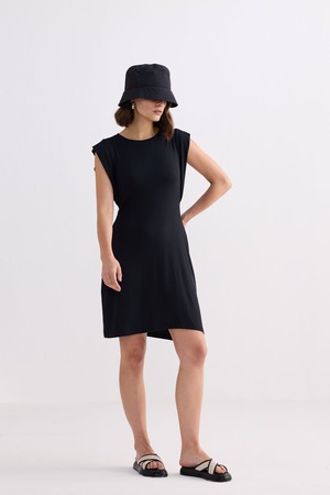 Muscle Tee Short Dress in Black from Reistor