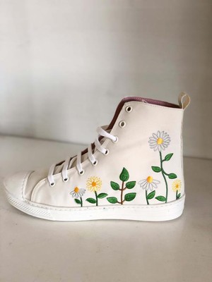 Sneakers Daisies' Garden White from Shop Like You Give a Damn