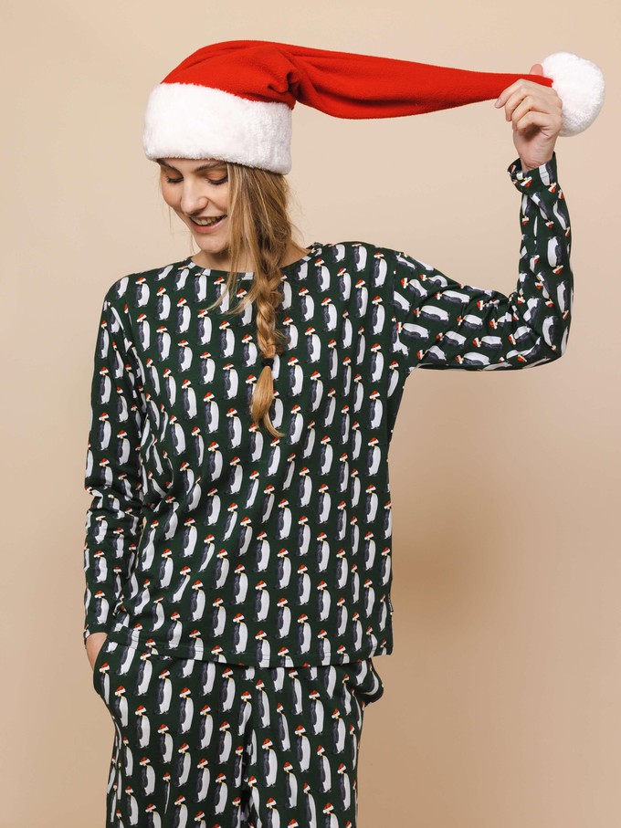 Penguin Xmas Longsleeve T-shirt Women from SNURK