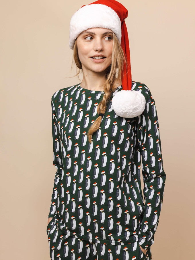 Penguin Xmas Longsleeve T-shirt Women from SNURK