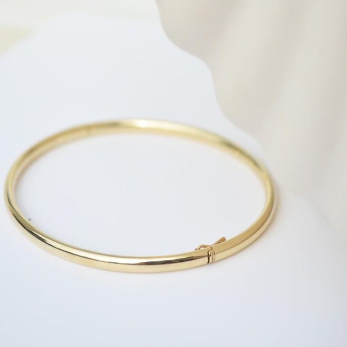 Oval Bangle - Gold 14k from Solitude the Label