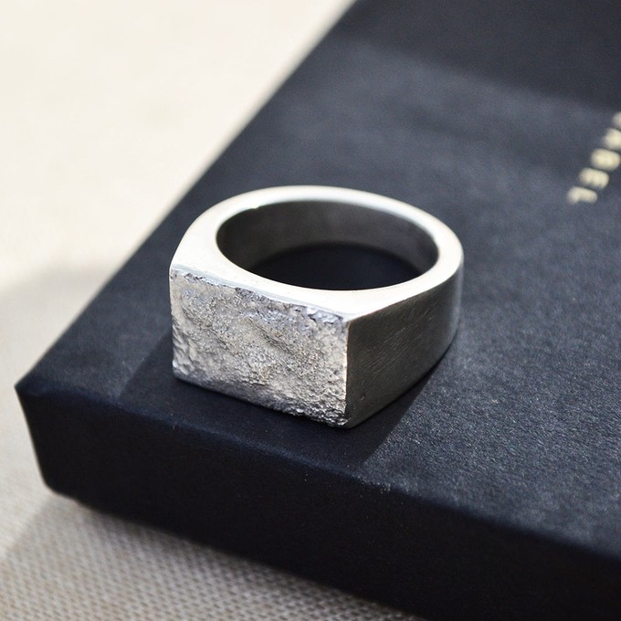 Heavy Signet ring  - Silver from Solitude the Label