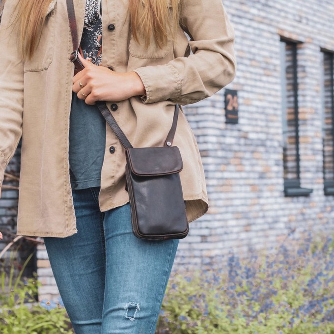 Leather Phone Pouch Brown Anderson - The Chesterfield Brand from The Chesterfield Brand