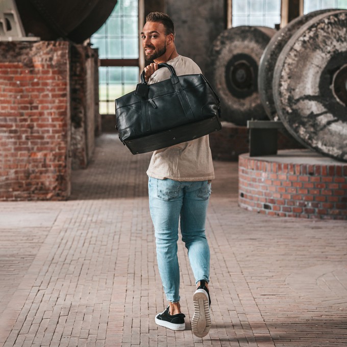 Leather Weekend Bag Black Portsmouth - The Chesterfield Brand from The Chesterfield Brand