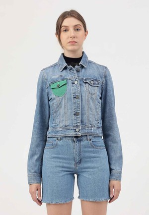 UnCrave Pledge | Kurze Trucker-Jacke in Mittelindigo from Un Denim