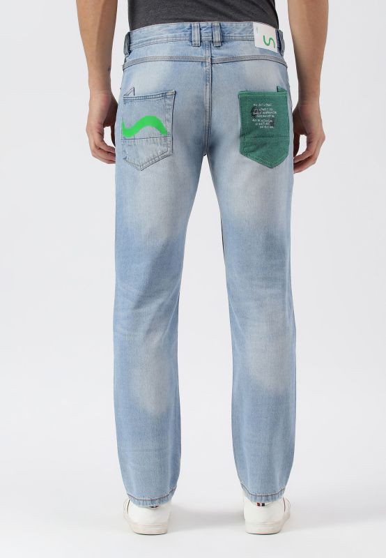 UnExcess Pledge | Schmal geschnittene Jeans mit mittelhohem Bund in Hellindigo from Un Denim