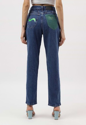 UnWaste Pledge | High Rise Baggy-Jeans in normaler Passform in dunklem Indigoblau from Un Denim