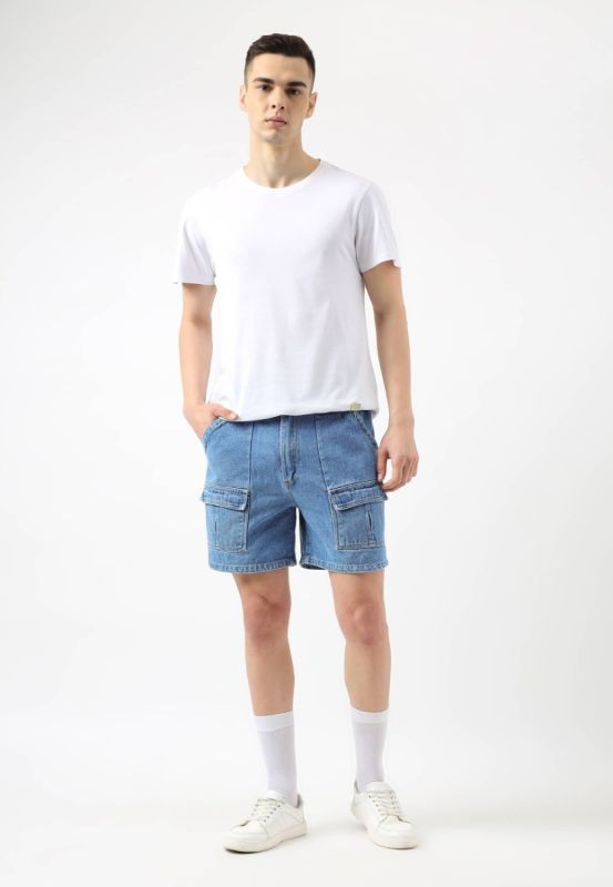 Re.Street Rebel | Gerade geschnittene Shorts mit hoher Taille in Dunkelindigoblau from Un Denim