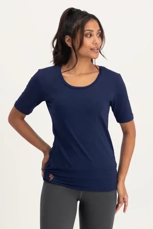 Kami Yoga Tee – Midnight from Urban Goddess