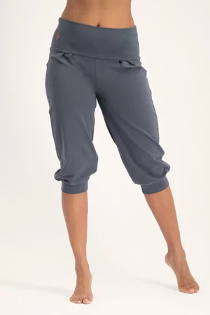 Sukha Yoga Capri – Ash from Urban Goddess