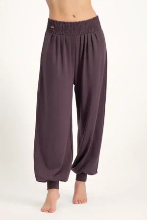 Jaya Yoga Harem Pants – Berry from Urban Goddess