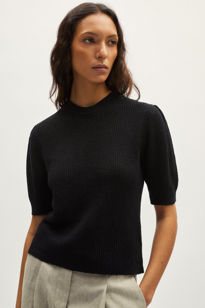 The Linen Cotton Ribbed T-shirt With Pinces - Black from Urbankissed