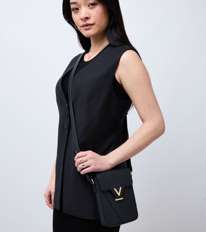 Luna Compact Vegan Bio-Based Bamboo Phone Bag in Black from Votch