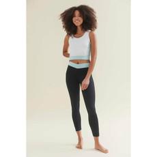 New 7/8 Dynamic Gym Leggings - Caviar Black/Sea Green via Wellicious