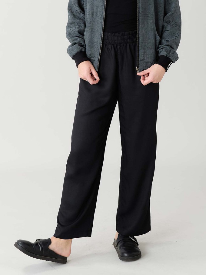 black Pants made from TENCEL™️ Lyocell from Yahmo